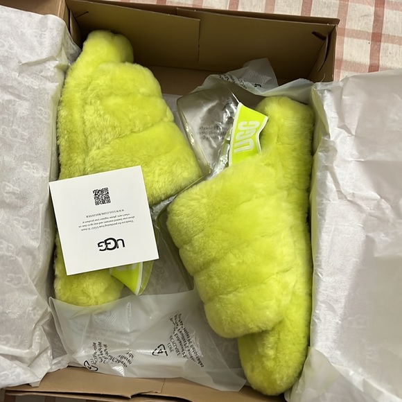 Sling back Ugg sandals - Picture 7 of 9